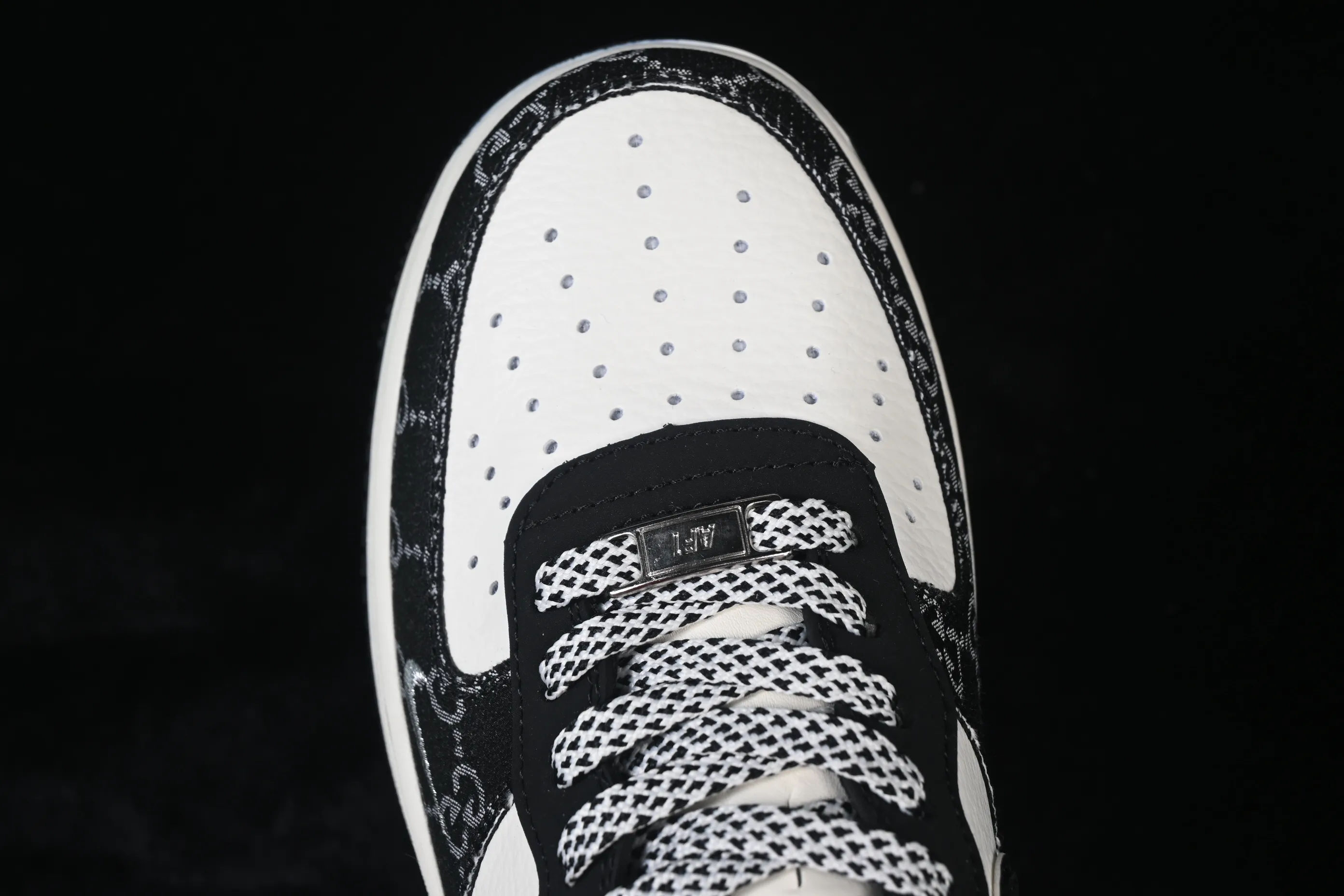All categories Nk Air Force 1 Air Force series Nk Air Force 1 Low Air Force low-top Nike Air Force 1'07 Low Black and white classic color Air Force 1 low-top casual sneakers MM3399-810